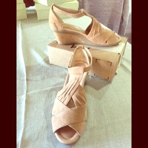 Wedge sandals